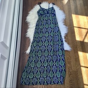 Women’s maxi dress - size Small. great condition.